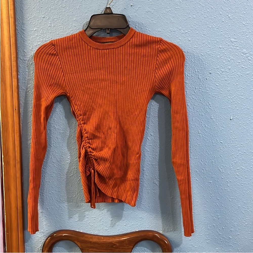 XS FOREVER 21 burnt orange long sleeve cinch right side